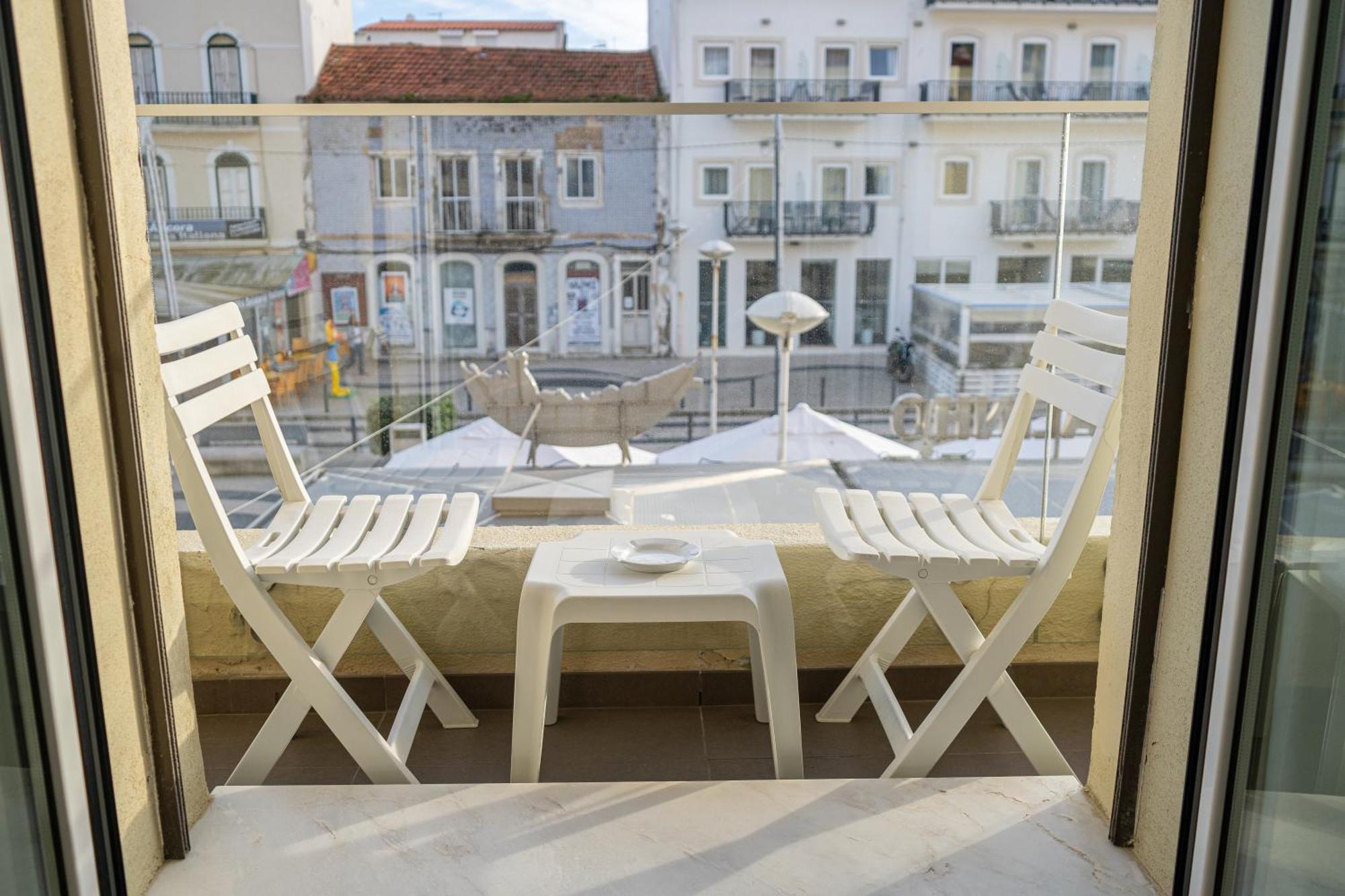 By The Sea - Nazare Bed & Breakfast Dış mekan fotoğraf