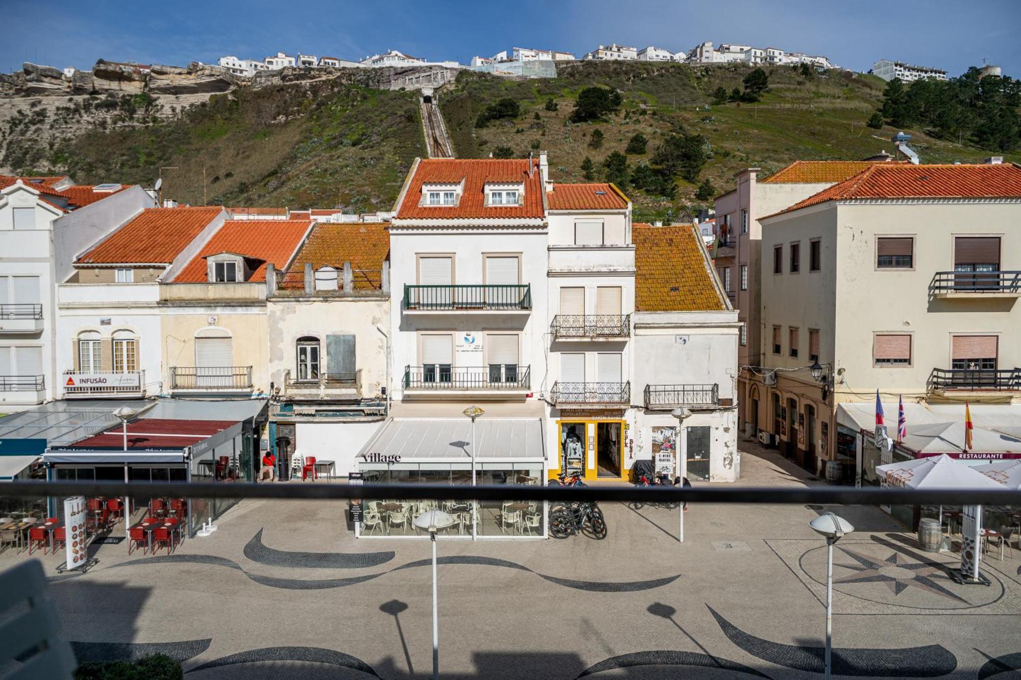 By The Sea - Nazare Bed & Breakfast Dış mekan fotoğraf