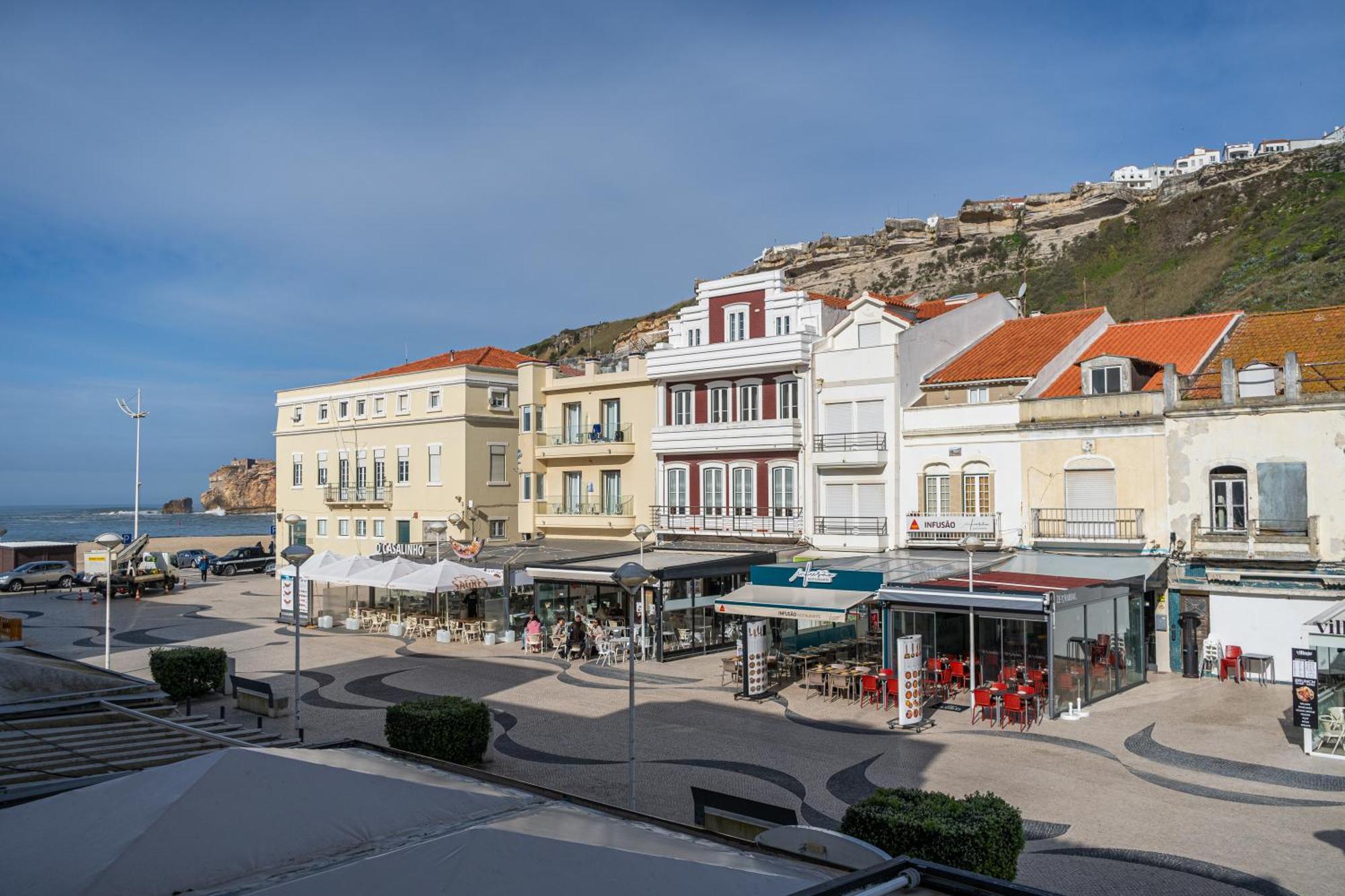 By The Sea - Nazare Bed & Breakfast Dış mekan fotoğraf
