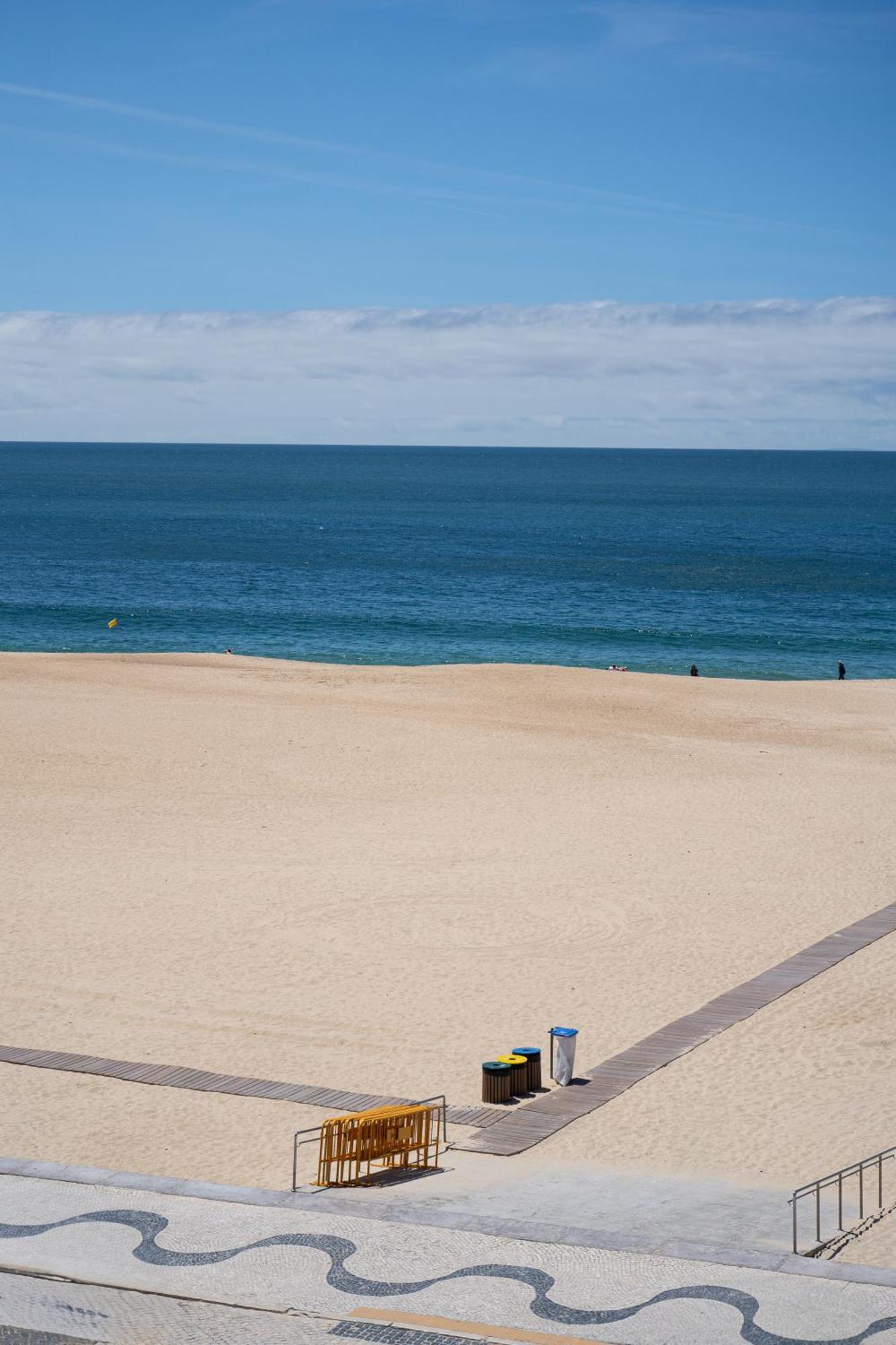 By The Sea - Nazare Bed & Breakfast Dış mekan fotoğraf