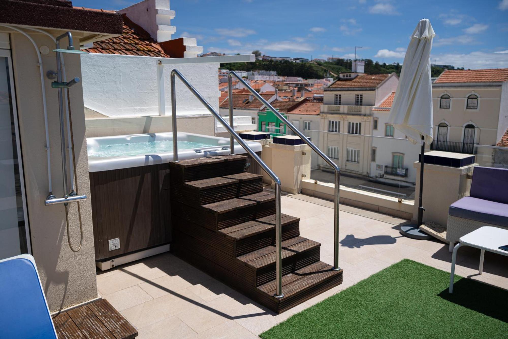 By The Sea - Nazare Bed & Breakfast Dış mekan fotoğraf